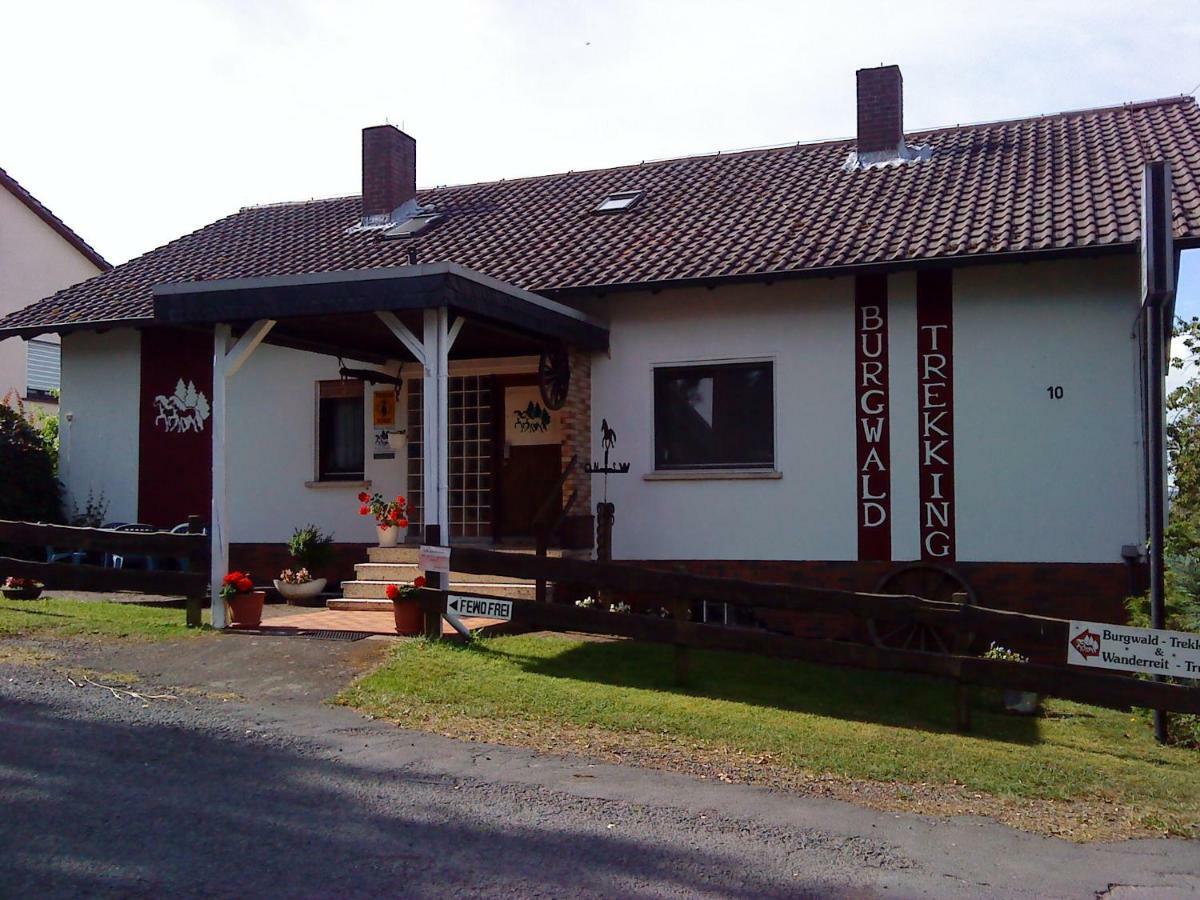 Gaestehaus Burgwald-Trekking Mittelsimtshausen Extérieur photo